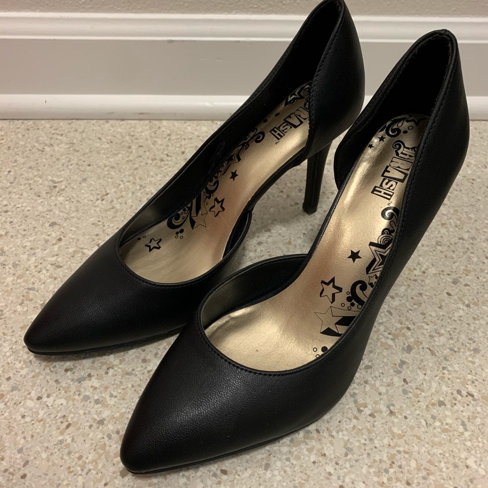 Black d’Orsay heels